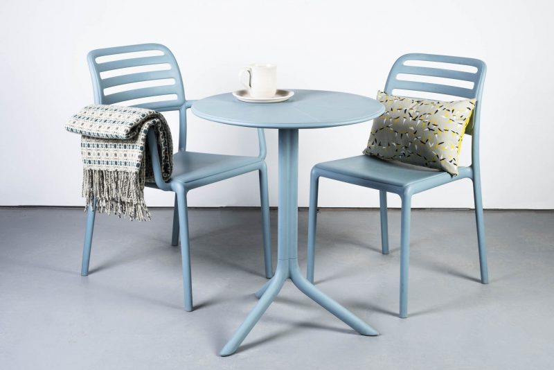 Set azul de exterior en Amueblarent para alquilar