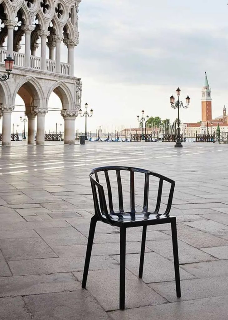 Venice negra de Kartell en AMuebla para alquilar