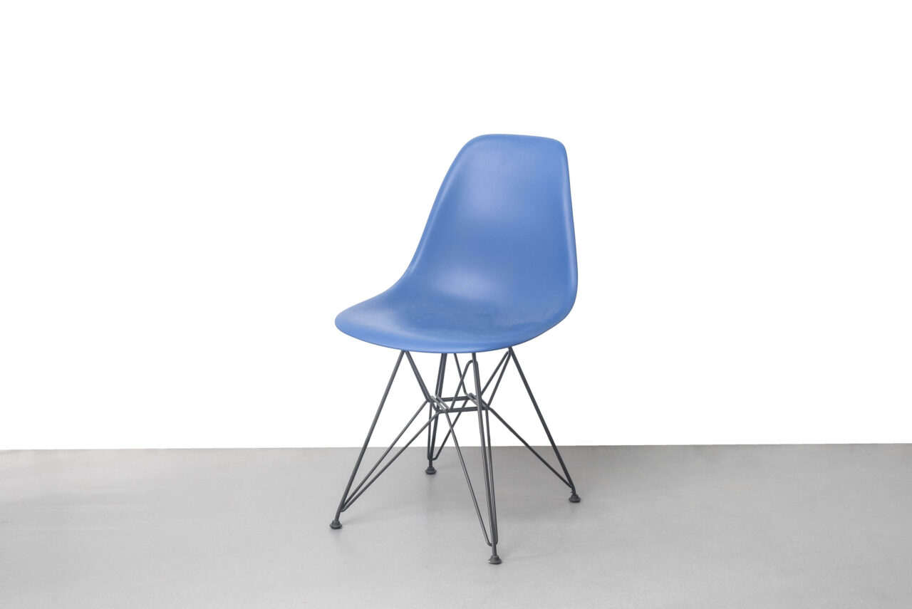 Silla DSR de Vitra en alquiler en Amueblarent