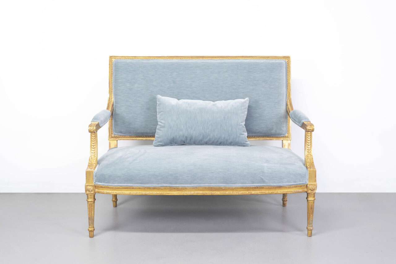 Sofa tapizado terciopelo en alquiler en Amueblarent