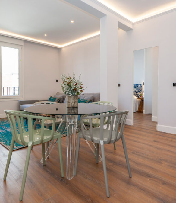 Comedor. Alquiler de muebles y home staging en Madrid