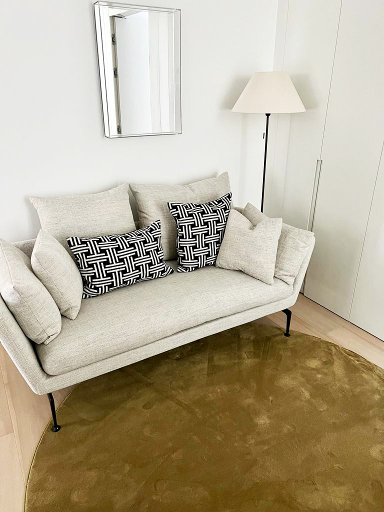 Recibidor. Amueblarent alquiler de muebles y home staging en barrio de Salamanca, Madrid.