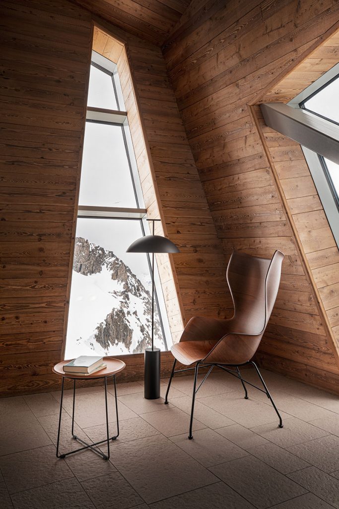 Mesa Al Wood de Kartel - Muebles de diseño en alquiler Amueblarent