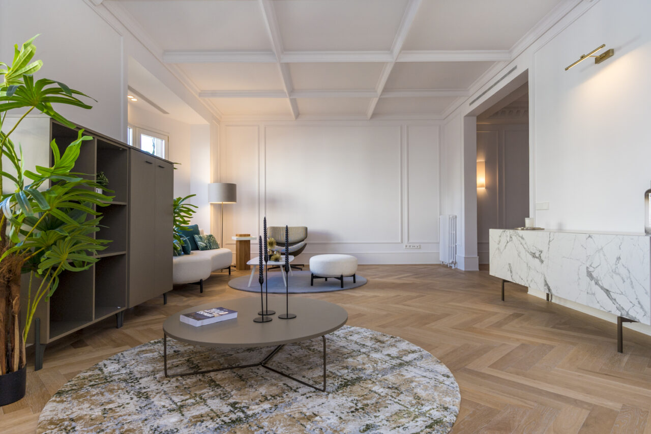 Mesa Montreal de Quadrifoglio en Amueblarent, alquiler de muebles en la vivienda de Jorge Juan