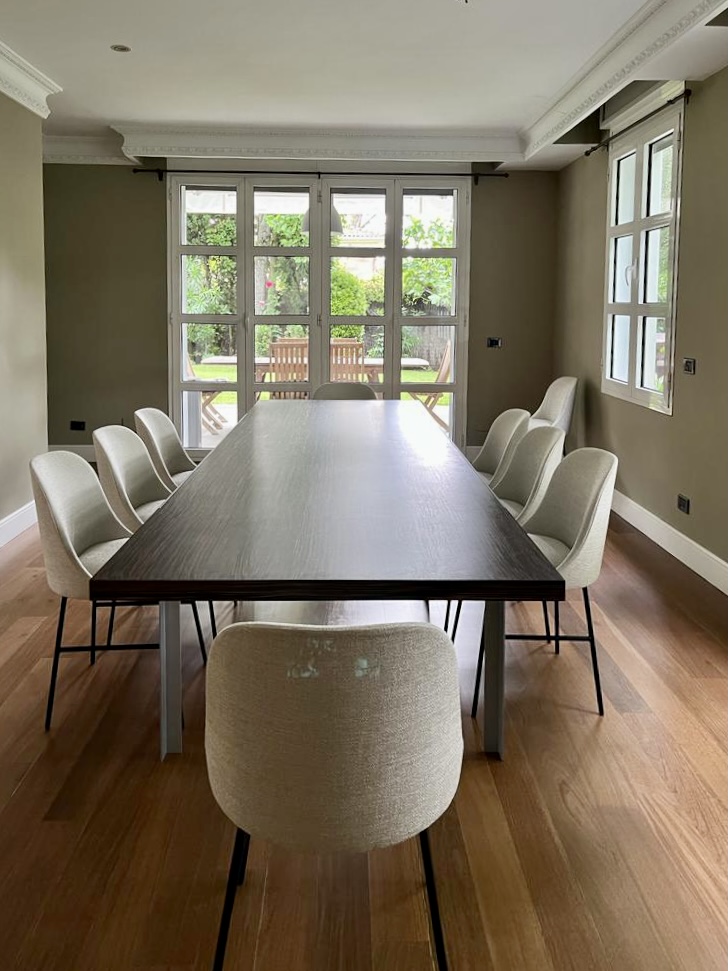 Mesa de comedor de Zanotta en Amueblarent para alquilar