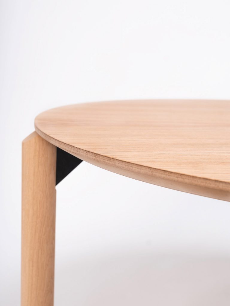 Mesa auxiliar Juno de Ondarreta en Amueblarent para alquiler