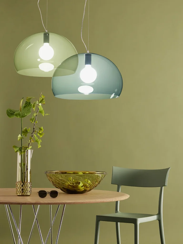 Lampara de techo Small Fly de Kartell en Amueblarent para alquilar