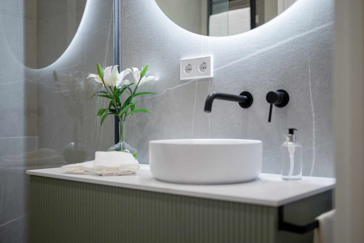 Flores, ramas y plantas y para decoración de interiores en Amueblarent