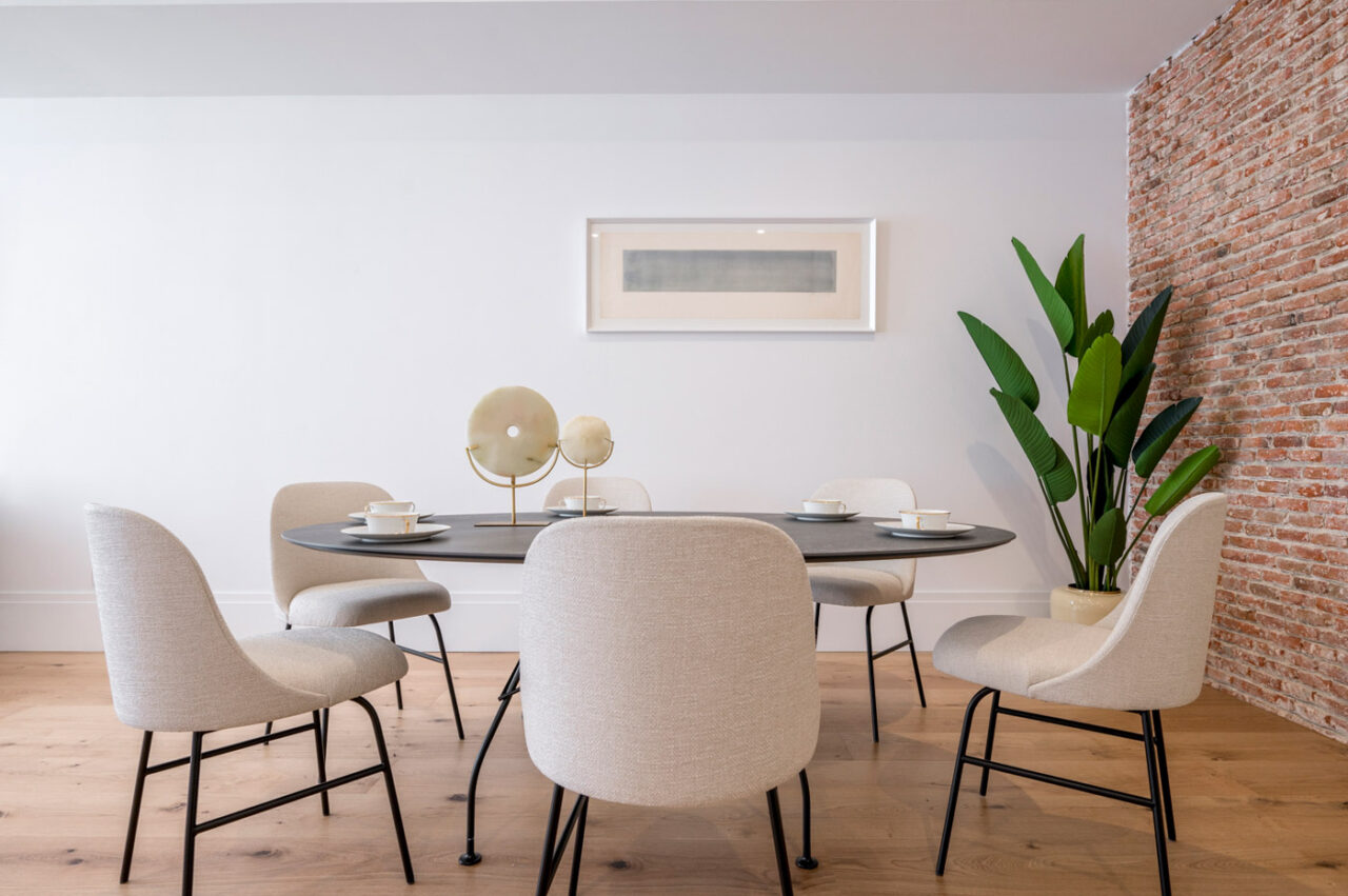 Home Staging y Piezas de arte en alquiler en Amueblarent. Calle Villanueva, Madrid