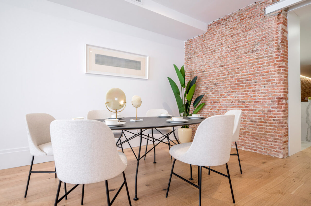 Home Staging y Piezas de arte en alquiler en Amueblarent. Calle Villanueva, Madrid