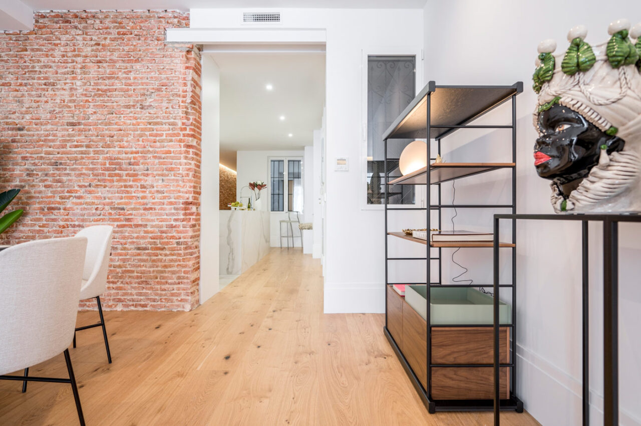 Home Staging y Piezas de arte en alquiler en Amueblarent. Calle Villanueva, Madrid
