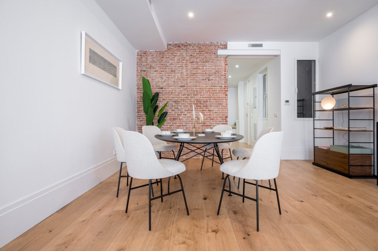 Home Staging y Piezas de arte en alquiler en Amueblarent. Calle Villanueva, Madrid