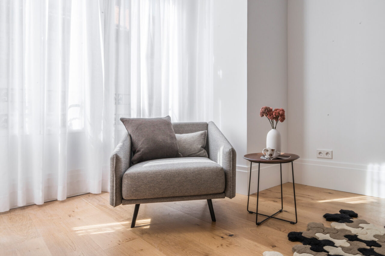 Home Staging y Piezas de arte en alquiler en Amueblarent. Calle Villanueva, Madrid