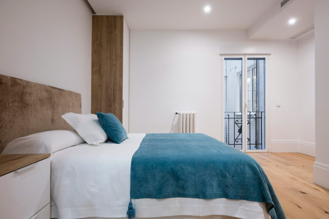 Home Staging y Piezas de arte en alquiler en Amueblarent. Calle Villanueva, Madrid