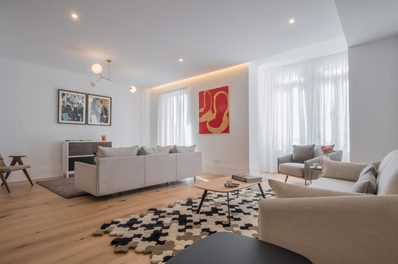 Home Staging y Piezas de arte en alquiler en Amueblarent. Calle Villanueva, Madrid