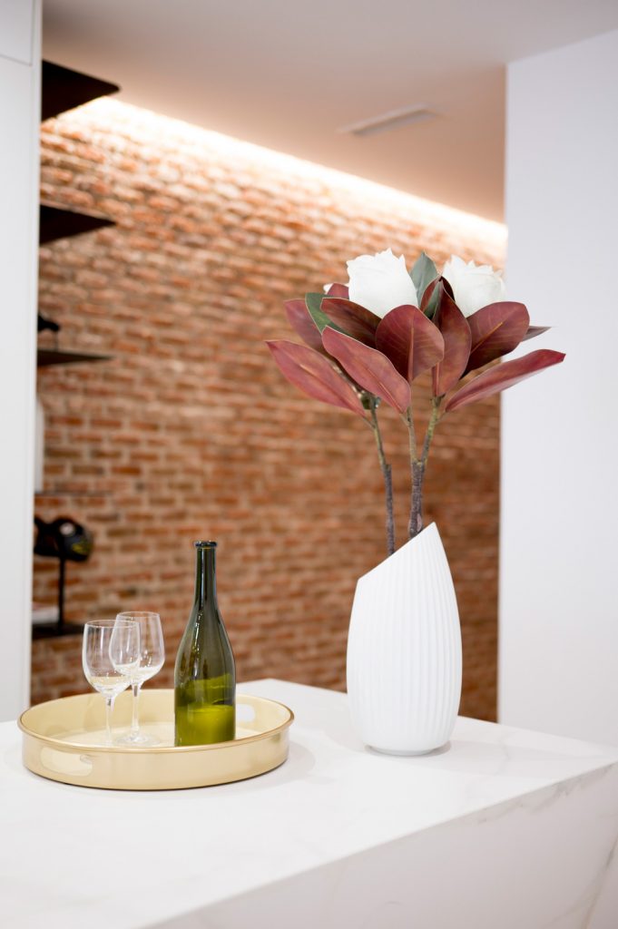 Home Staging y Piezas de arte en alquiler en Amueblarent. Calle Villanueva, Madrid