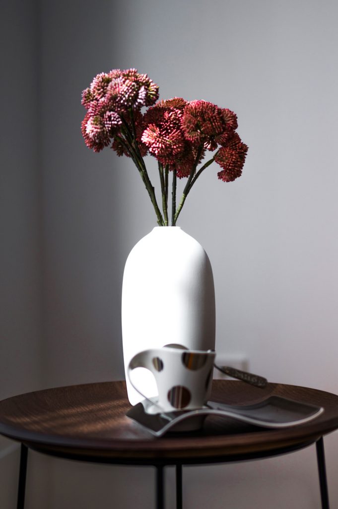 Home Staging y Piezas de arte en alquiler en Amueblarent. Calle Villanueva, Madrid