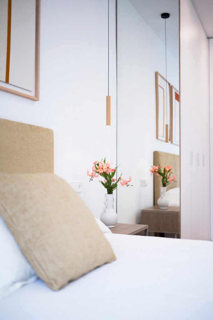 Home Staging y Piezas de arte en alquiler en Amueblarent. Calle Villanueva, Madrid