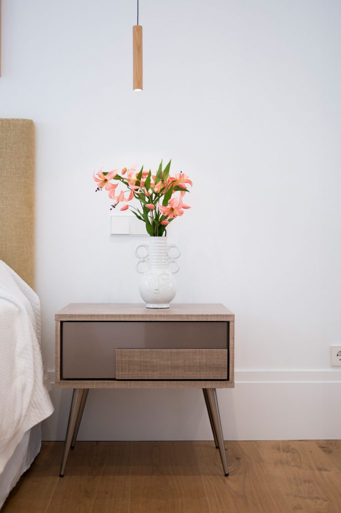 Home Staging y Piezas de arte en alquiler en Amueblarent. Calle Villanueva, Madrid