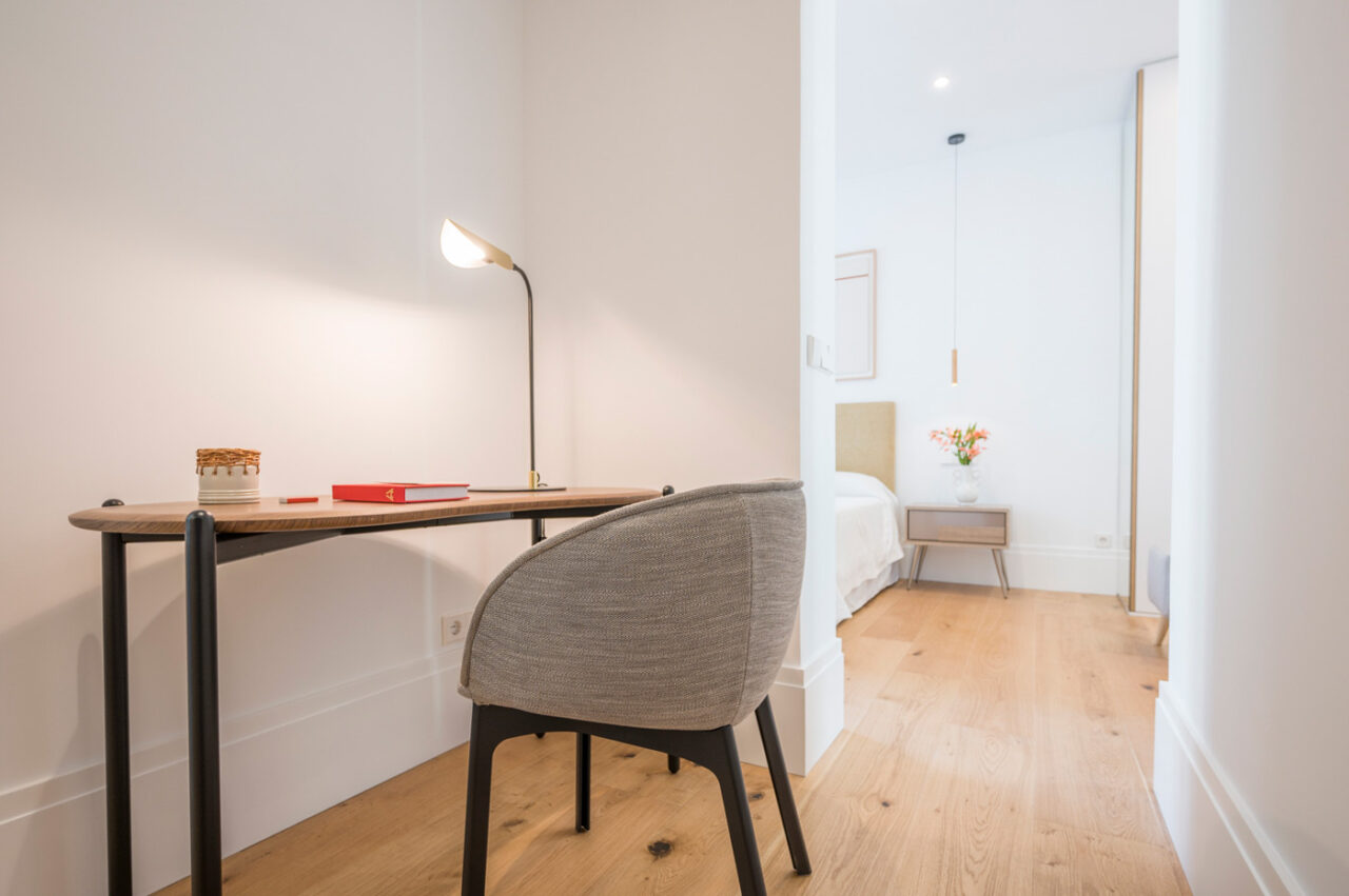 Home Staging y Piezas de arte en alquiler en Amueblarent. Calle Villanueva, Madrid