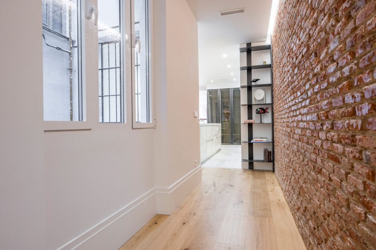Home Staging y Piezas de arte en alquiler en Amueblarent. Calle Villanueva, Madrid