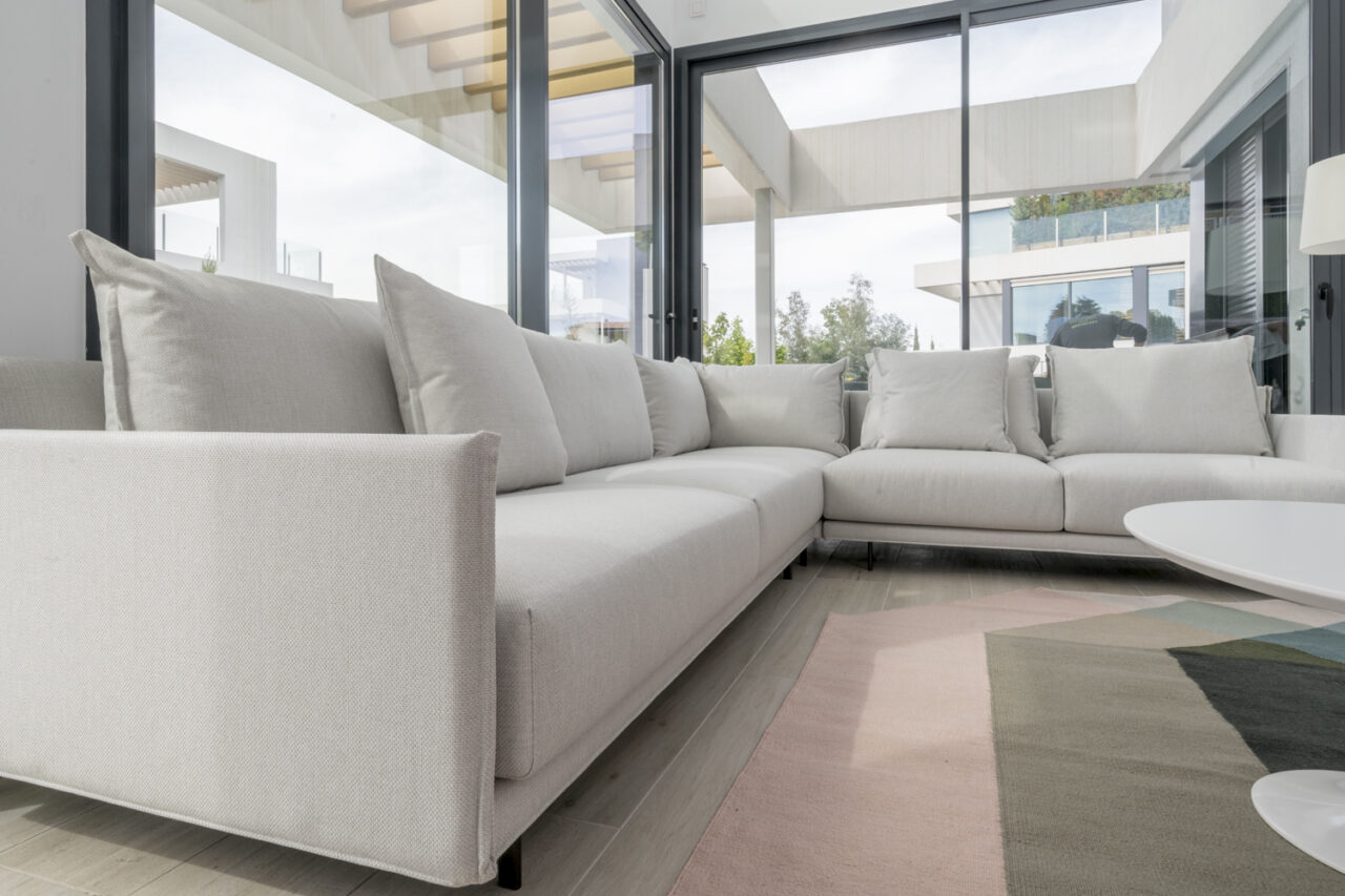 Sofa Senso con rinconera de Joquer en Amueblarent para alquilar