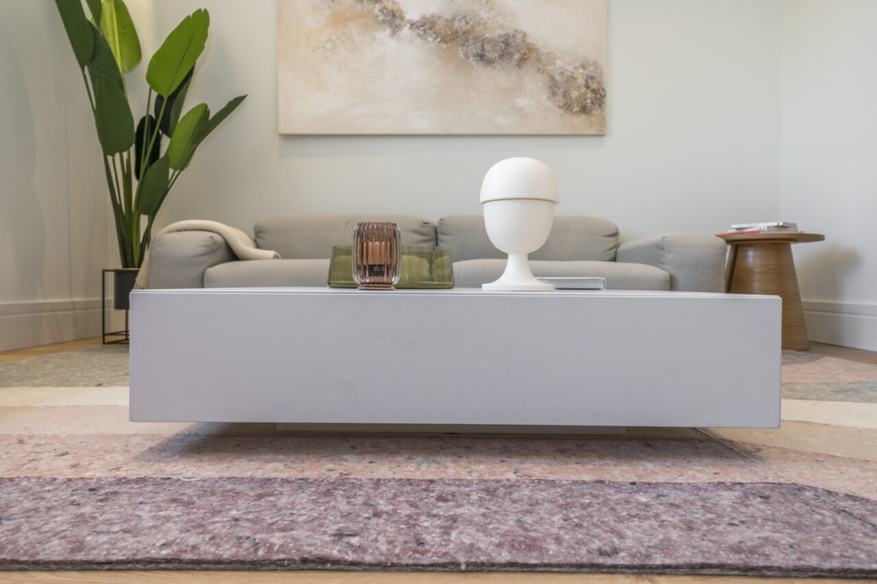 Alfombra Nuances Curvy Burgundy de Gan Rugs en Amueblarent para alquilar