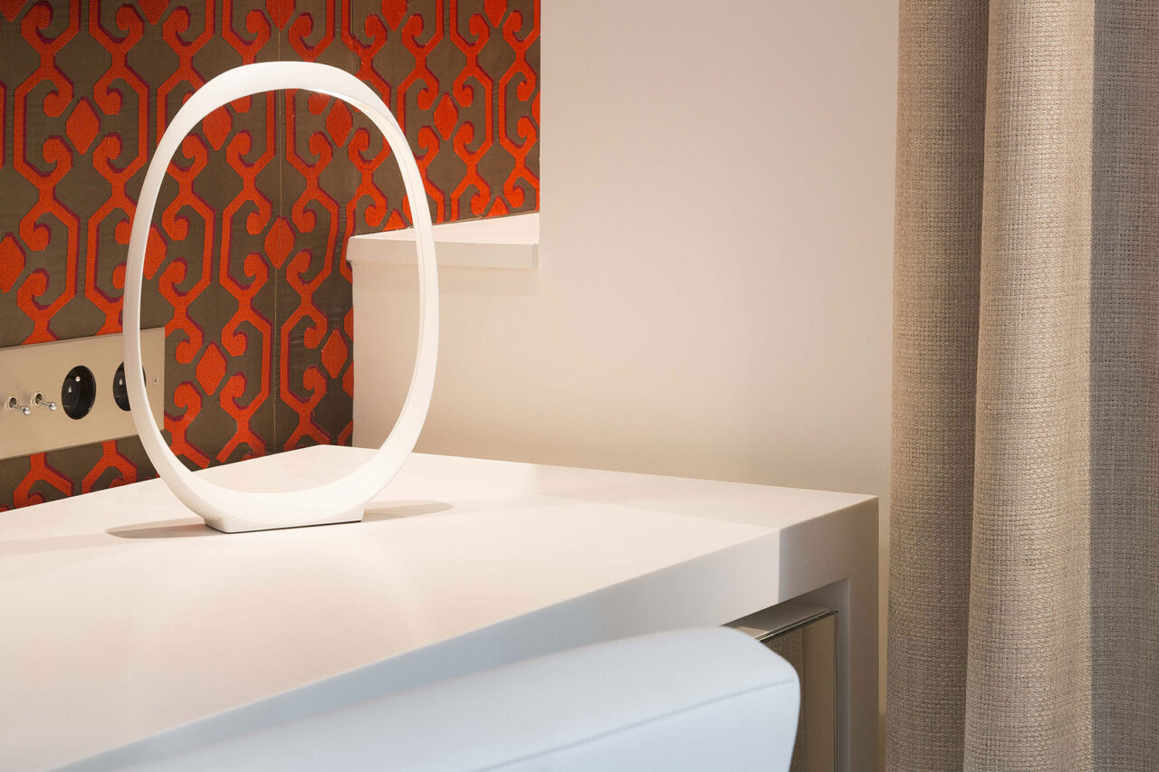 Lampara Anisha de mesa Foscarini en Amueblarent para alquilar