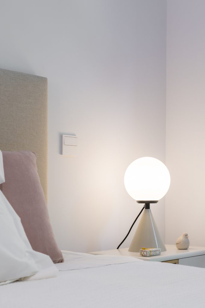 Lampara de mesa D-Luz en Amueblarent para alquilar