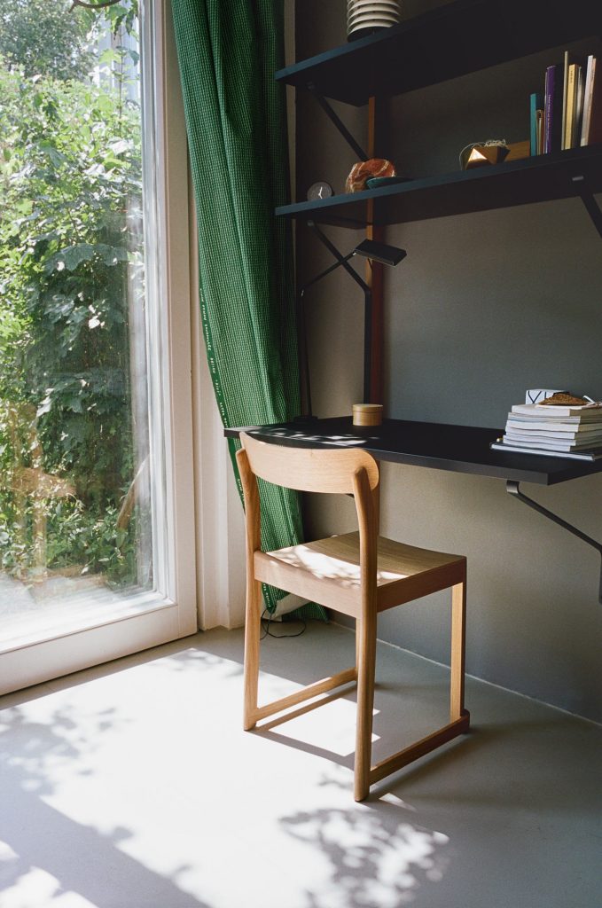 Atelier Chair de Artek en Amueblarent para alquiler