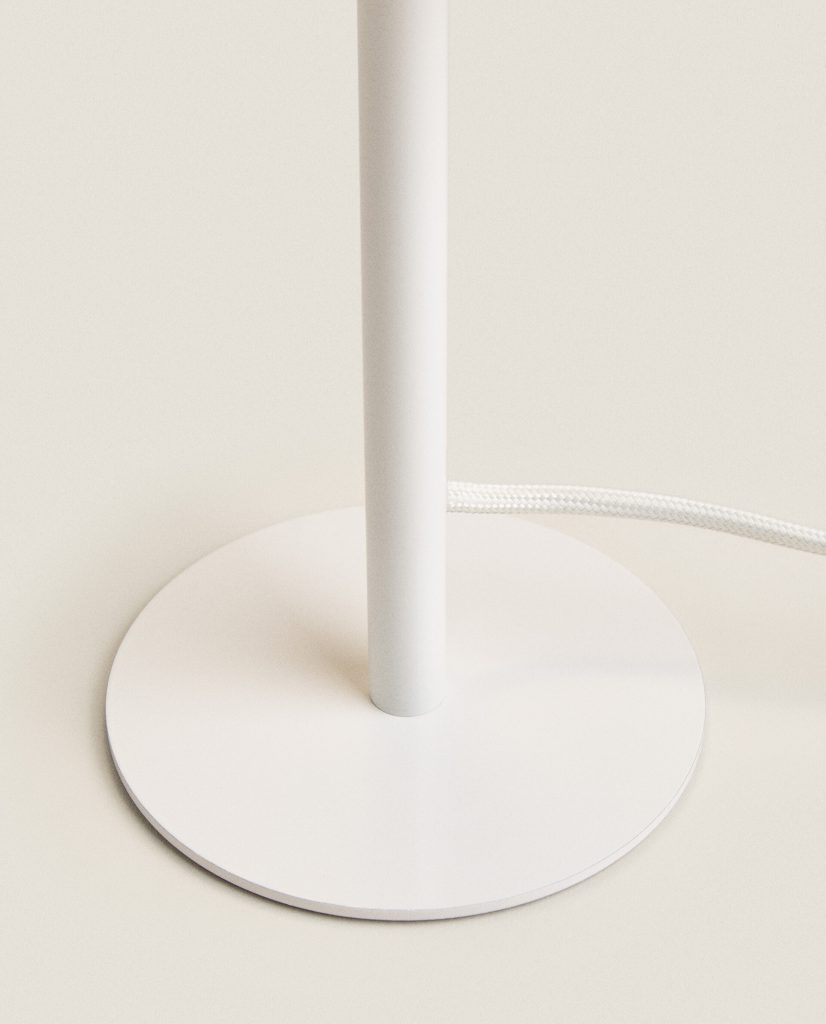 Lampara monocolor pequeña de Zara Home en Amueblarent para alquilar