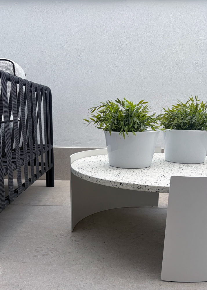 Mesa Bowy en Amueblarent para alquilar