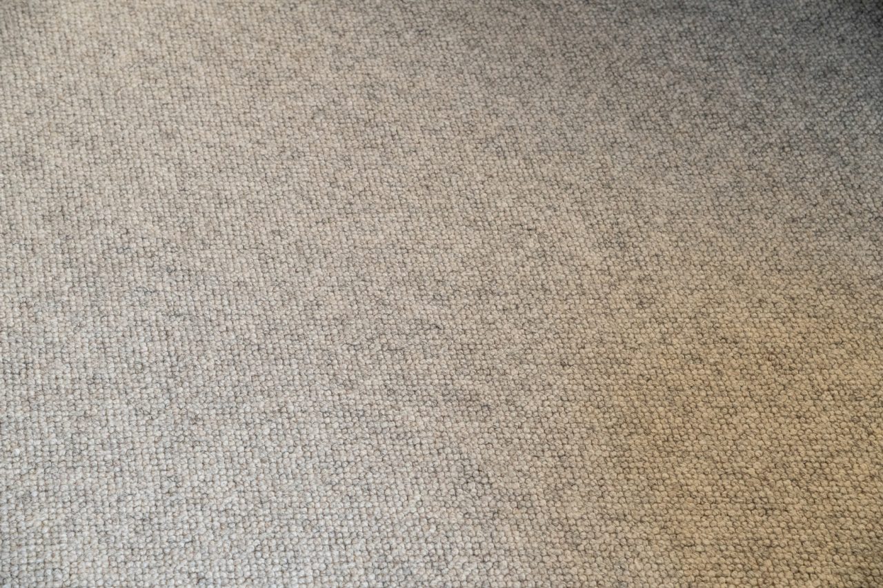 Alfombra Pompas de KP en Amueblarent para alquilar