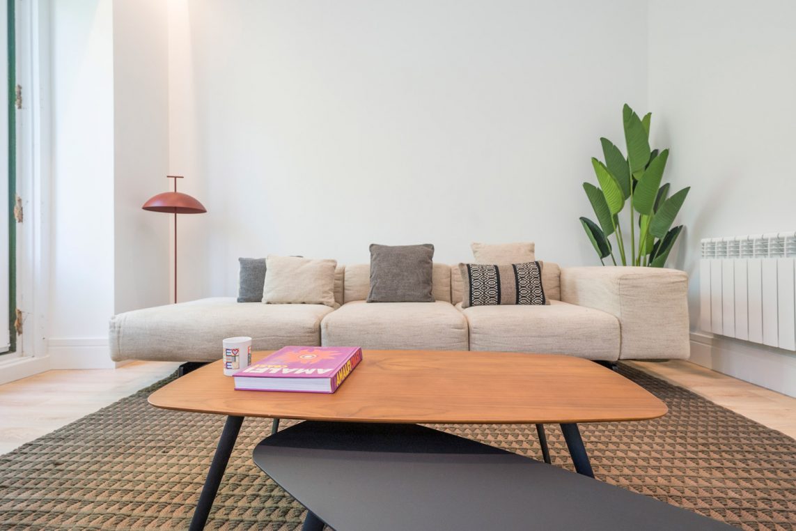 Alquiler de muebles en una vivienda para promocionar su venta