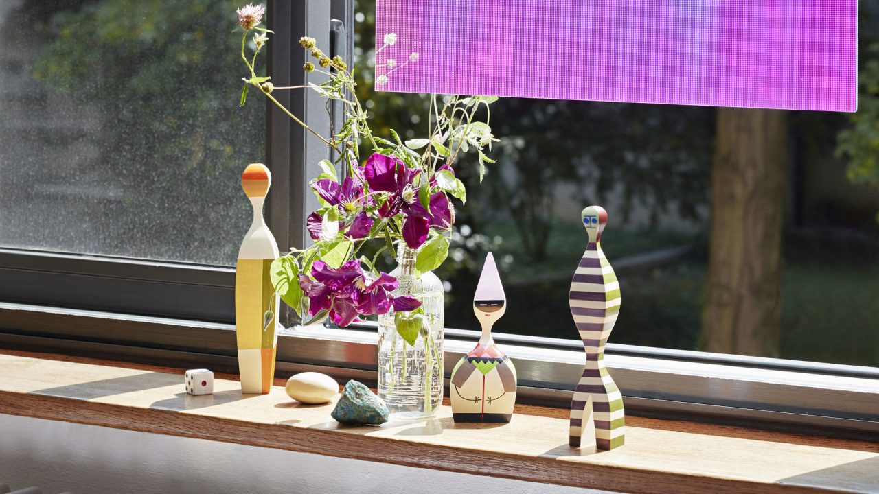 Wooden Dolls de Vitra en Amueblarent para alquilar