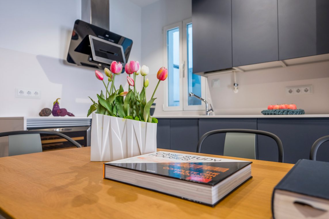 Proyecto de home staging Amueblarent realizado en una vivienda ubicada en el barrio de Almagro, en Madrid.