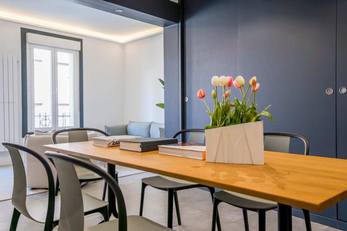 Proyecto de home staging Amueblarent realizado en una vivienda ubicada en el barrio de Almagro, en Madrid.