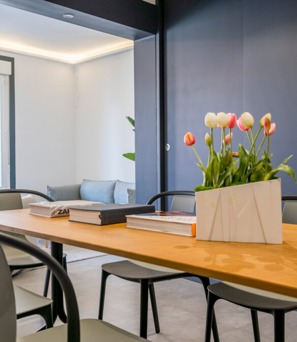 Proyecto de home staging Amueblarent realizado en una vivienda ubicada en el barrio de Almagro, en Madrid.