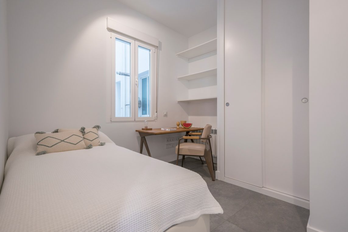 Proyecto de home staging Amueblarent realizado en una vivienda ubicada en el barrio de Almagro, en Madrid.