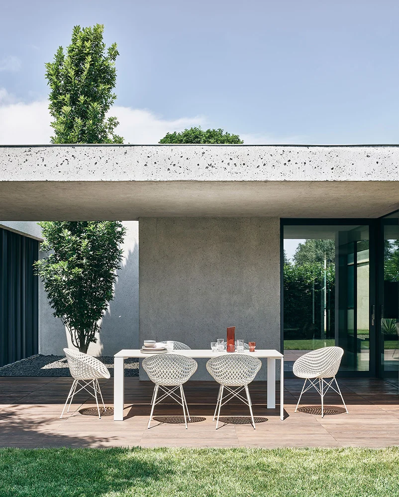 Mesa Four Outdoor de Kartell en Amueblarent para alquilar