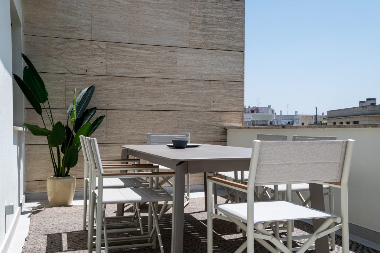 Mesa comedor izola de Kavehome en Amueblarent para alquilar