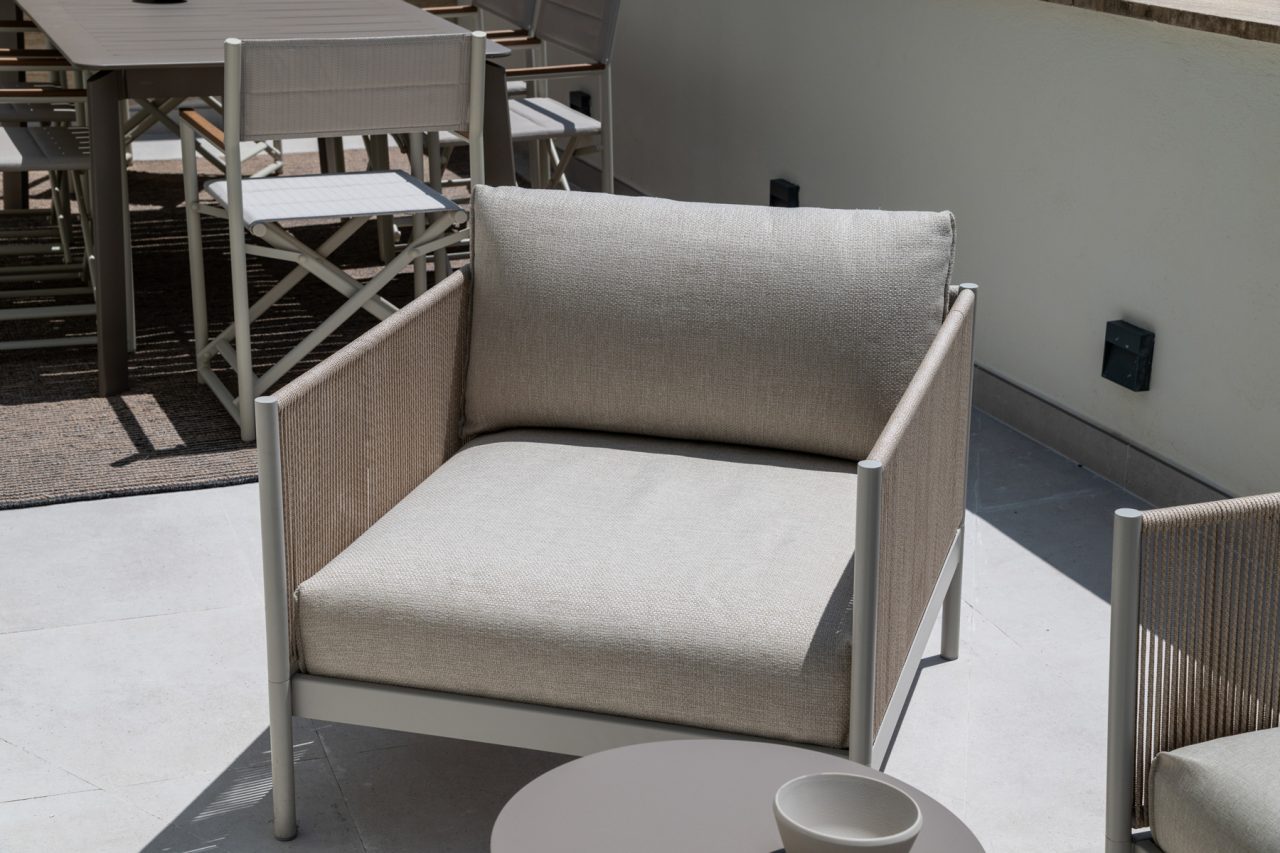 Set de sillon y butacas de BOLIA modelo track en Amueblarent para alquilar