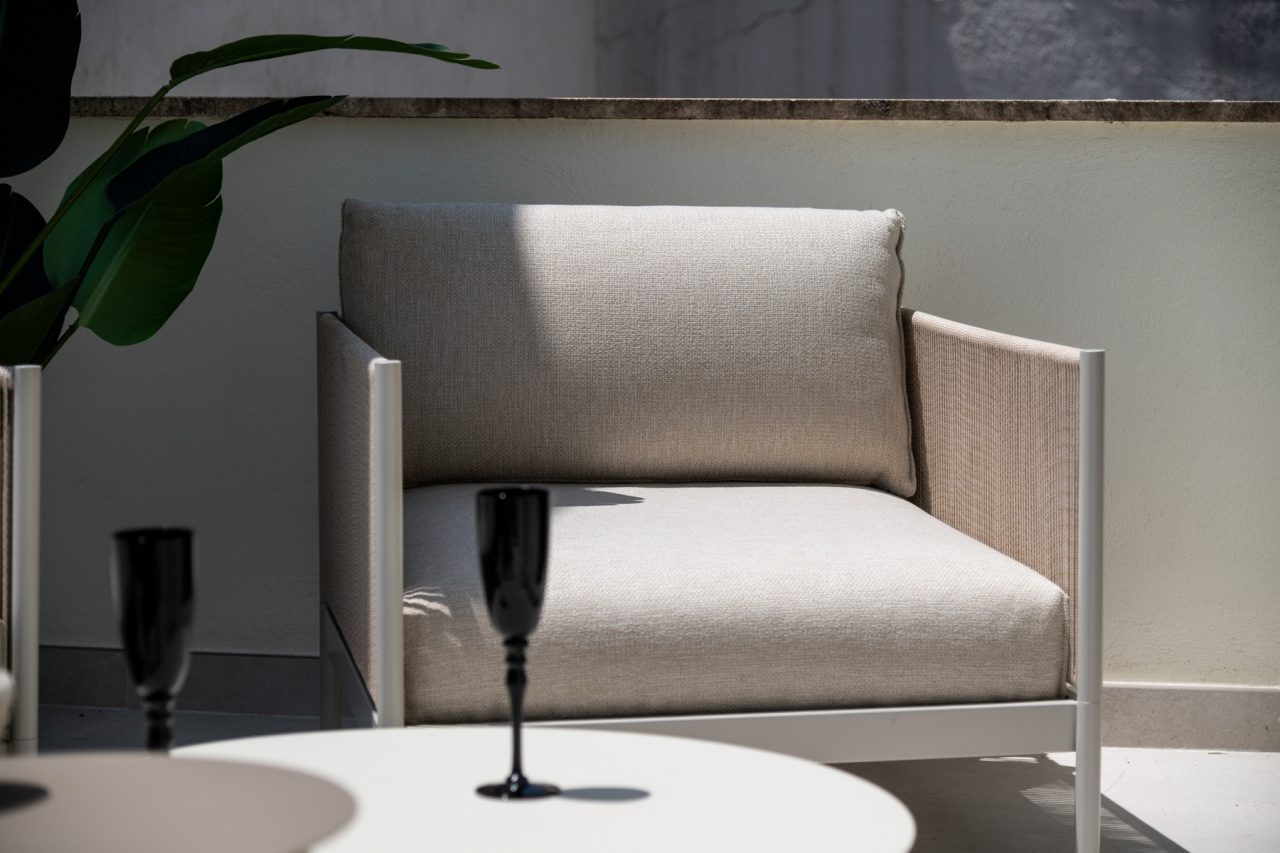 Set de sillon y butacas de BOLIA modelo track en Amueblarent para alquilar