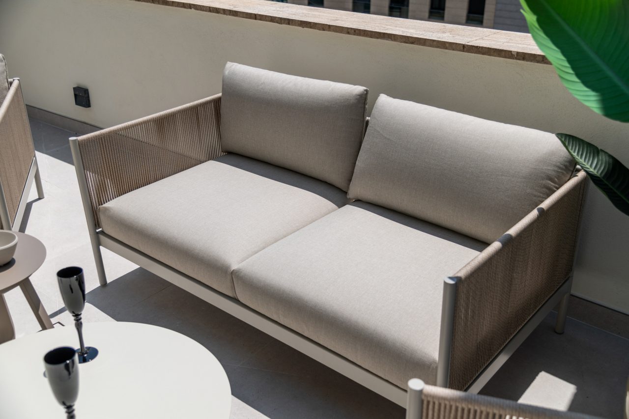 Set de sillon y butacas de BOLIA modelo track en Amueblarent para alquilar