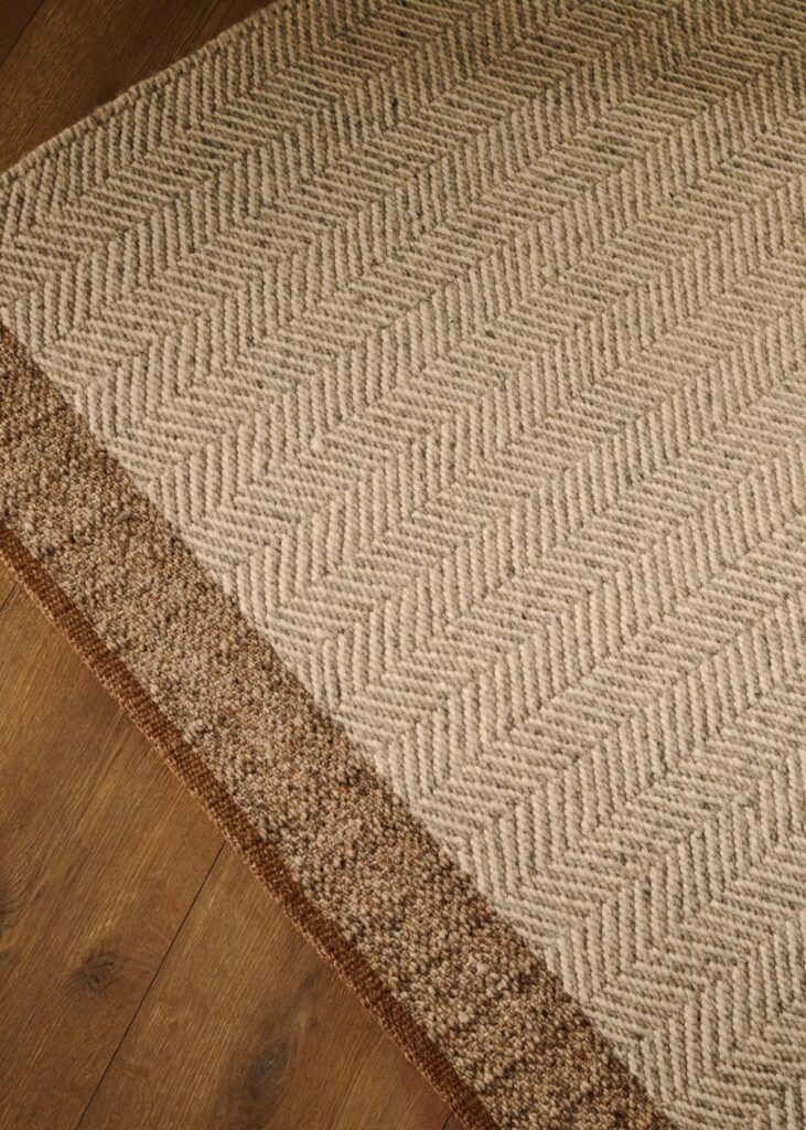 Alfombra Lirmo de Kave Home en Amueblarent para alquilar