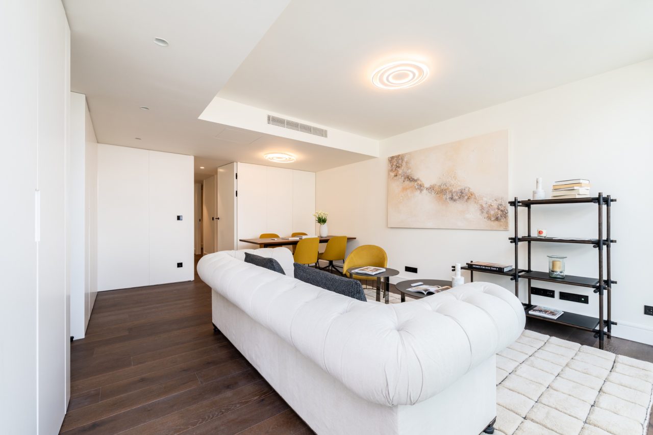 Home Staging en atico para vender por Amueblarent