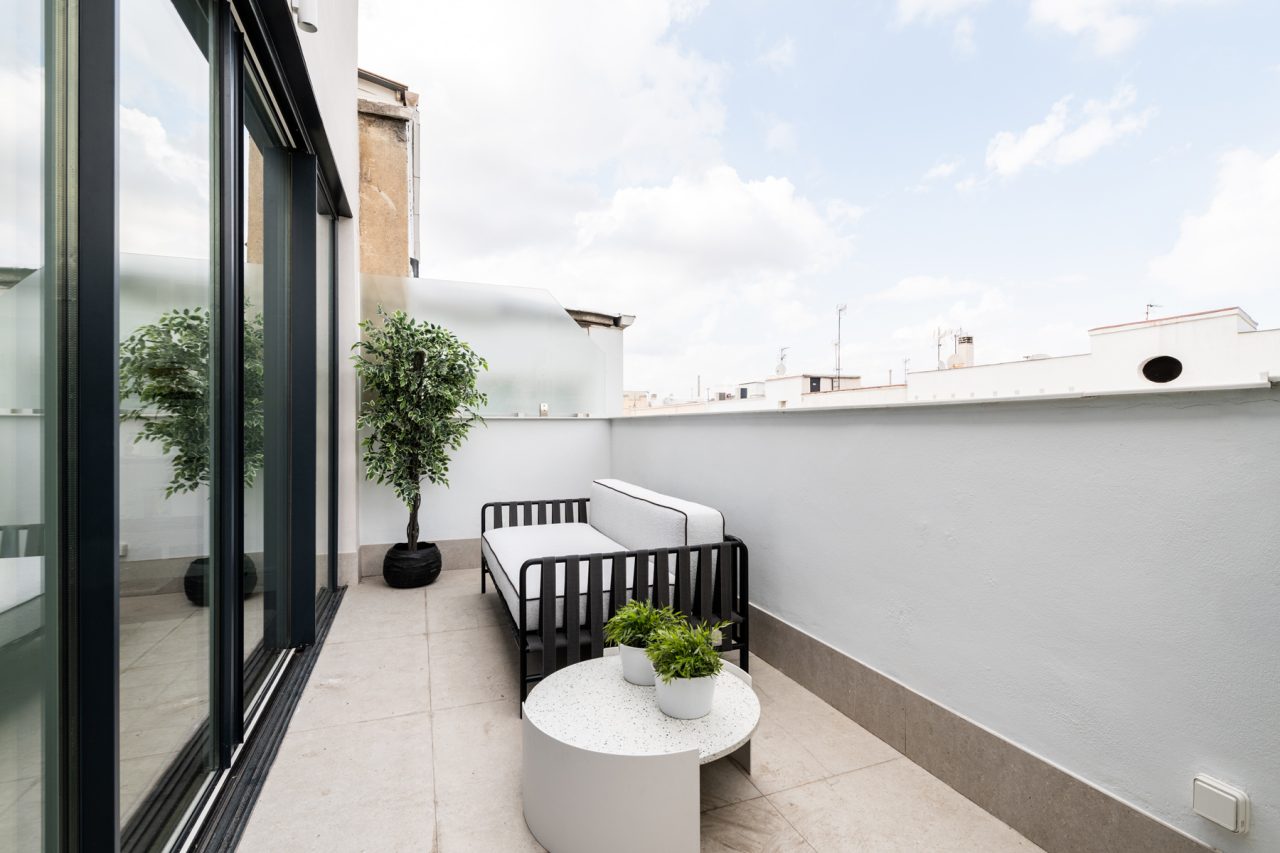 Home Staging en atico para vender por Amueblarent