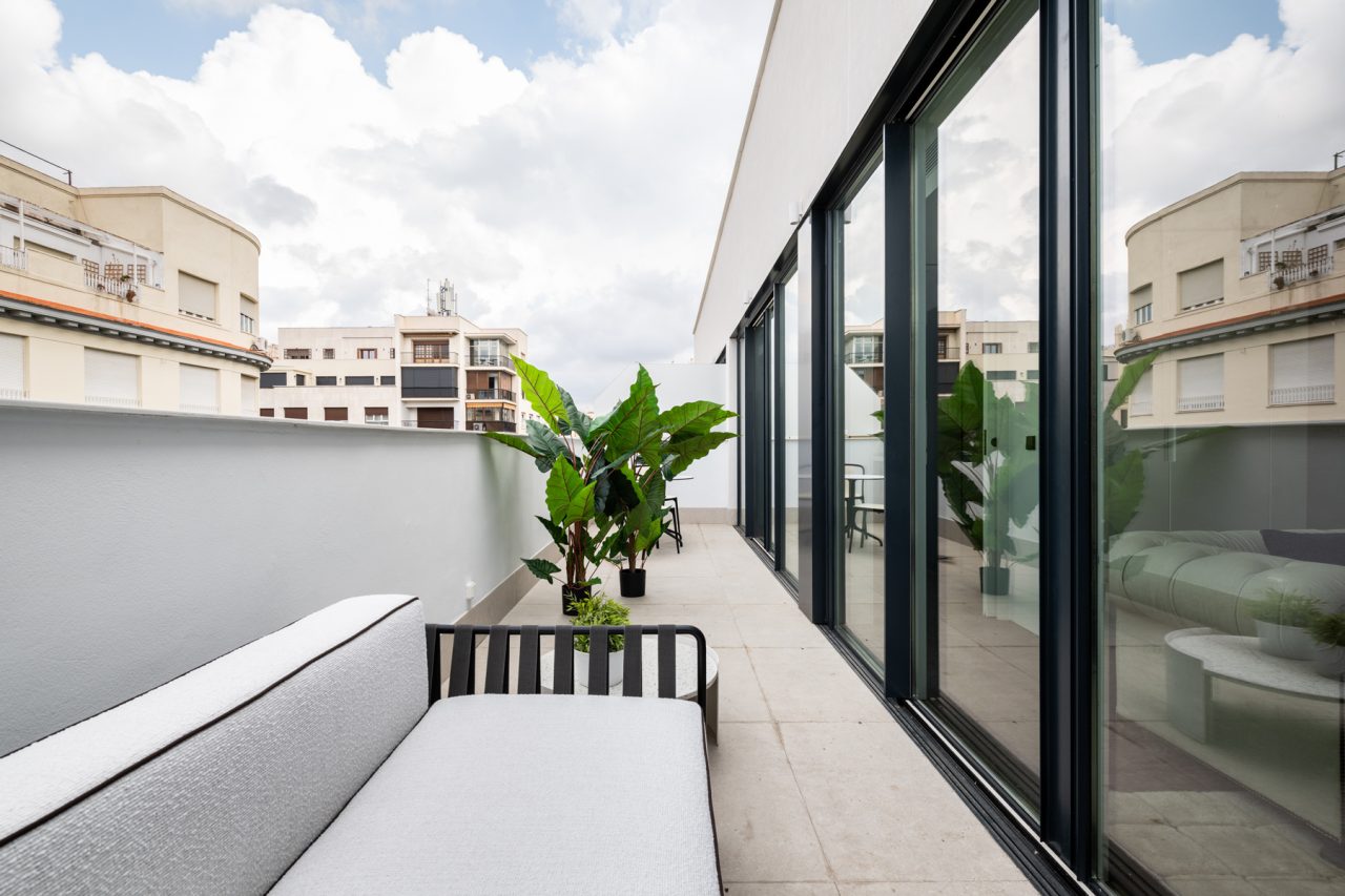 Home Staging en atico para vender por Amueblarent