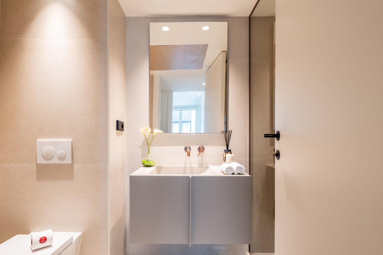 Home Staging en atico para vender por Amueblarent